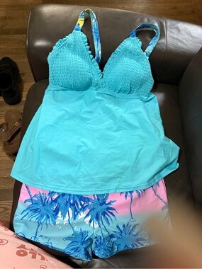 Brand new Turquoise Tankini Set with Tropical Print Shorts size L